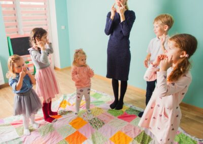 Oglas za delo: Poučevanje angleškega jezika