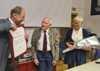 Doc. dr. Jurij Senegačnik je prejemnik Ilešičevega priznanja