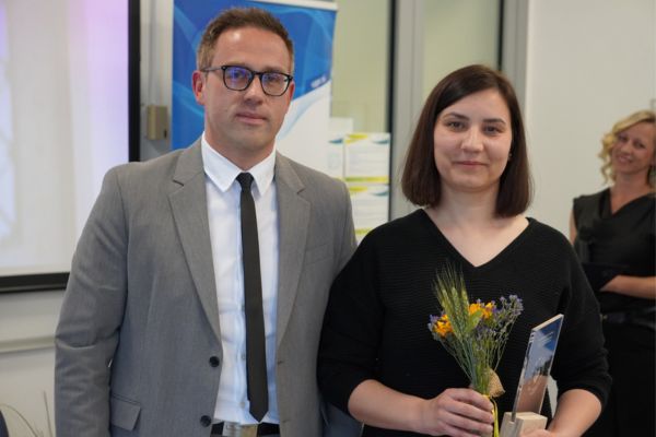 Nagrado Alumni UP za odličnost prejela alumna FHŠ Đejmi Hadrović