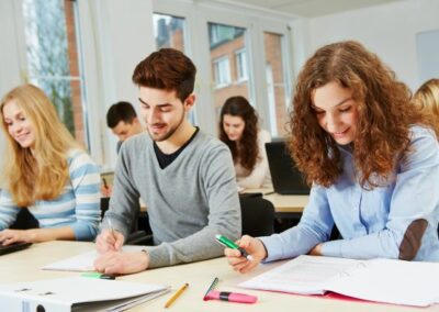 Vabilo na izobraževanje Digitalno pripovedovanje zgodb