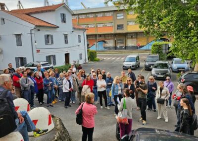 Skupinski sprehod po Bošadragi priklical spomine z vonji in okusi