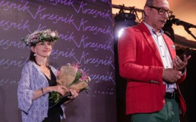 Kresnik za najboljši roman v roke nekdanji študentki FHŠ Anji Mugerli