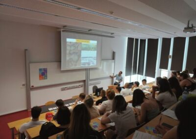 Dijaki iz Nove Gorice na maturitetnih terenskih vajah z Oddelkom za geografijo FHŠ