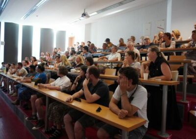 Svetovni dan umetne inteligence obeležili s projekcijo filma in okroglo mizo