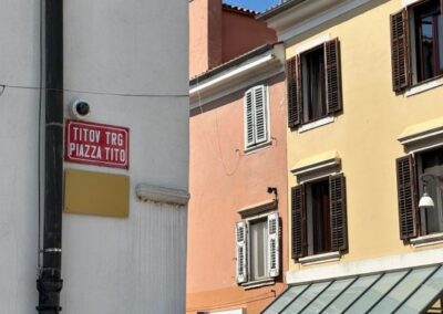 Skupina raziskovalcev na UP FHŠ za ohranitev zgodovinskega poimenovanja ulic in trgov v Kopru