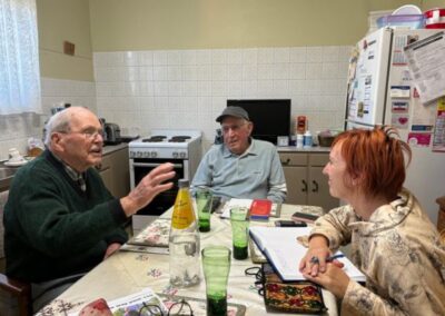 Izr. prof. dr. Katja Hrobat Virloget na etnografskem terenu v Avstraliji