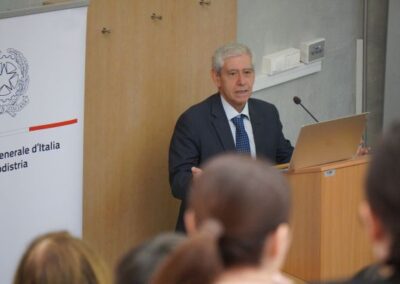 Teden italijanskega jezika obeležili s predavanjem o italijanščini kot jeziku brez imperija