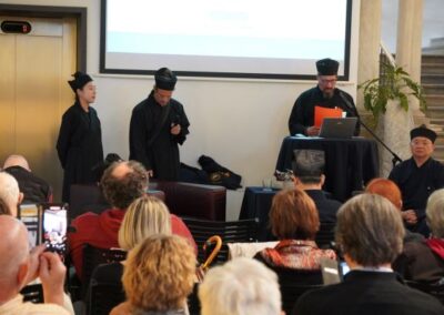 Kitajska delegacija menihov iz daoističnega templja obiskala Univerzo na Primorskem