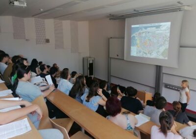 Dijaki so na maturitetnih terenskih vajah spoznavali geografske značilnosti slovenske Istre