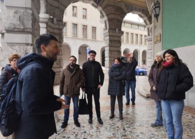 Prenehajmo tekmovati o tem, kdo je večja žrtev.